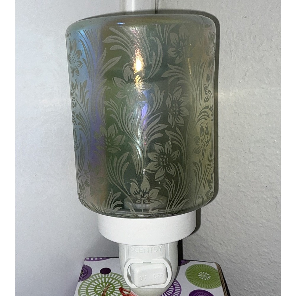 Lily Garden Scentsy Mini Wax Warmer Wall Plug In